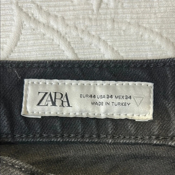 Zara Women's Black Flare Jeans with Zipper Accent. 34. Straight to flare.FLAW - Picture 7 of 11